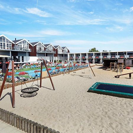 4 Person Holiday Home On A Holiday Park In Glesborg Экстерьер фото
