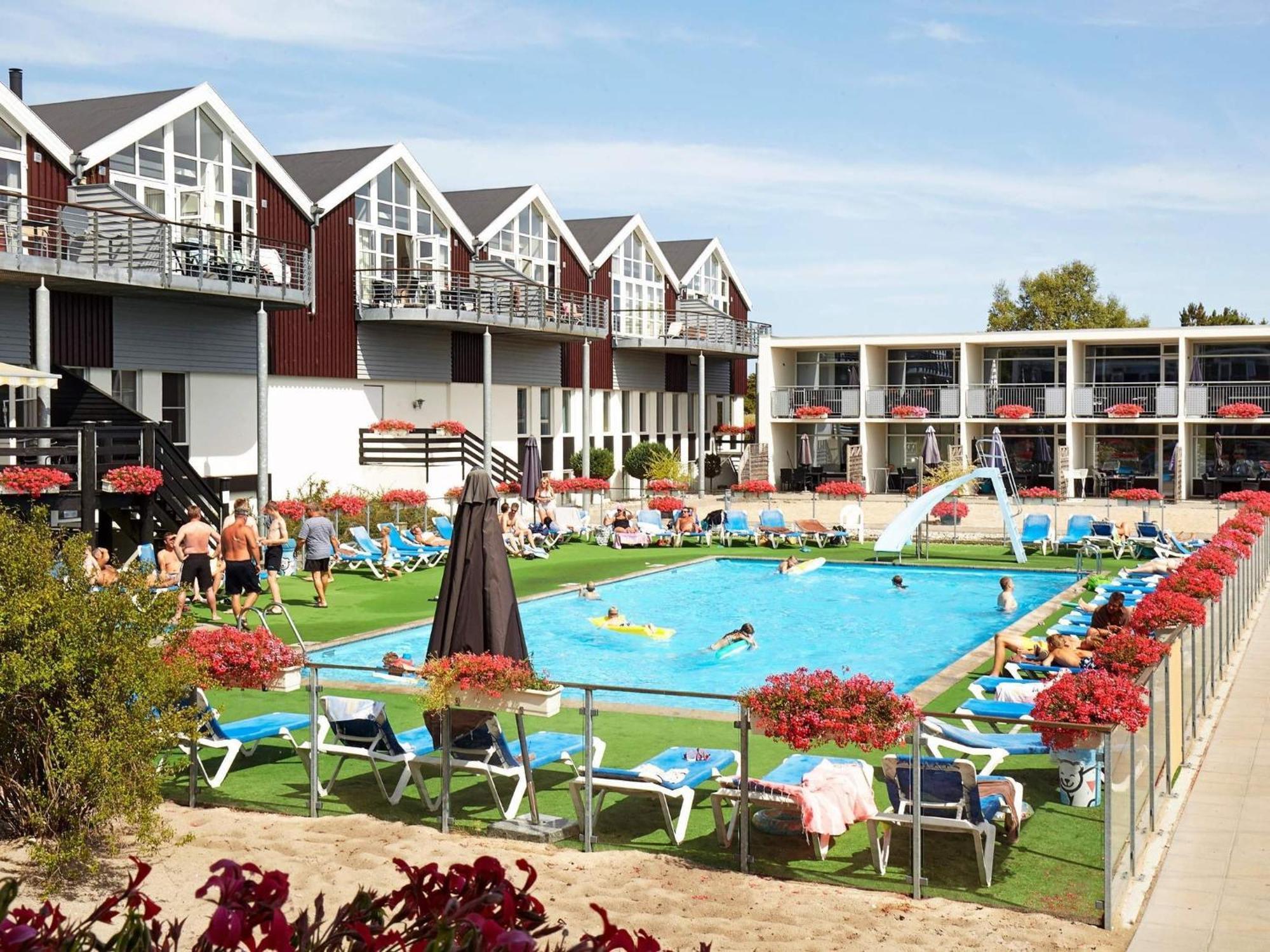 4 Person Holiday Home On A Holiday Park In Glesborg Экстерьер фото